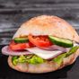 Sandwich cu șuncă și cașcaval 330 g